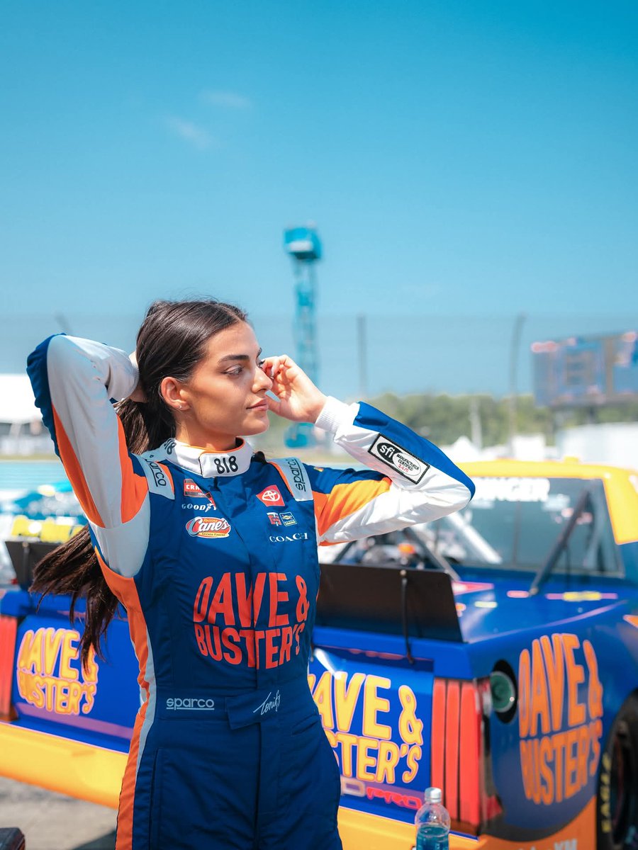 Toni B. |Not @ToniBreidinger.| tweet media