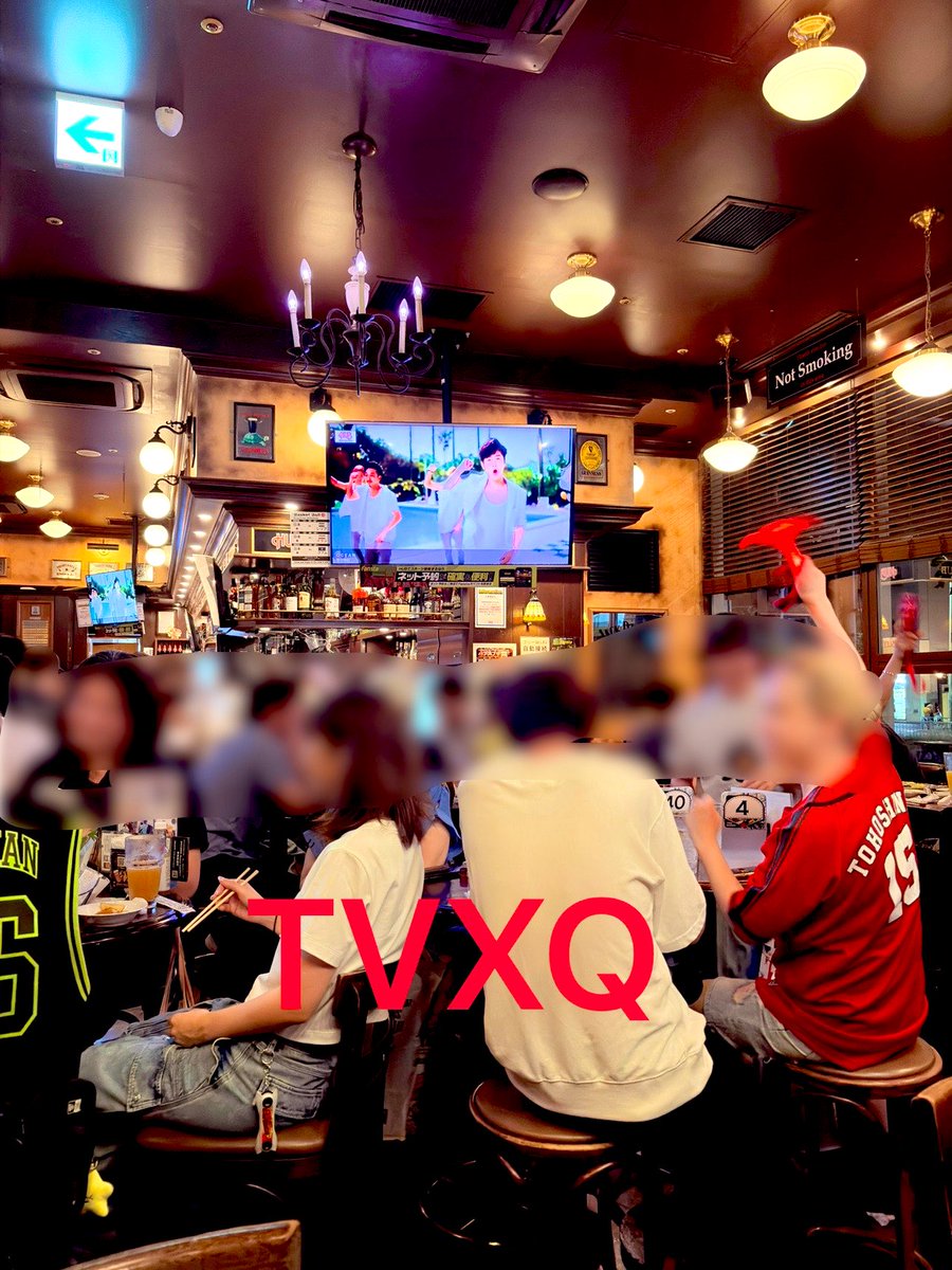 ChangminYucky's tweet photo. 本当、チャンミンかっこいい。
し、可愛かった。
いつも通りドームライブ後はハブにて大暴れw
トンペン最高😃

#東方神起 #TVXQ #SMTOWN_LIVE_TOKYO https://t.co/BQg4PDmSdG