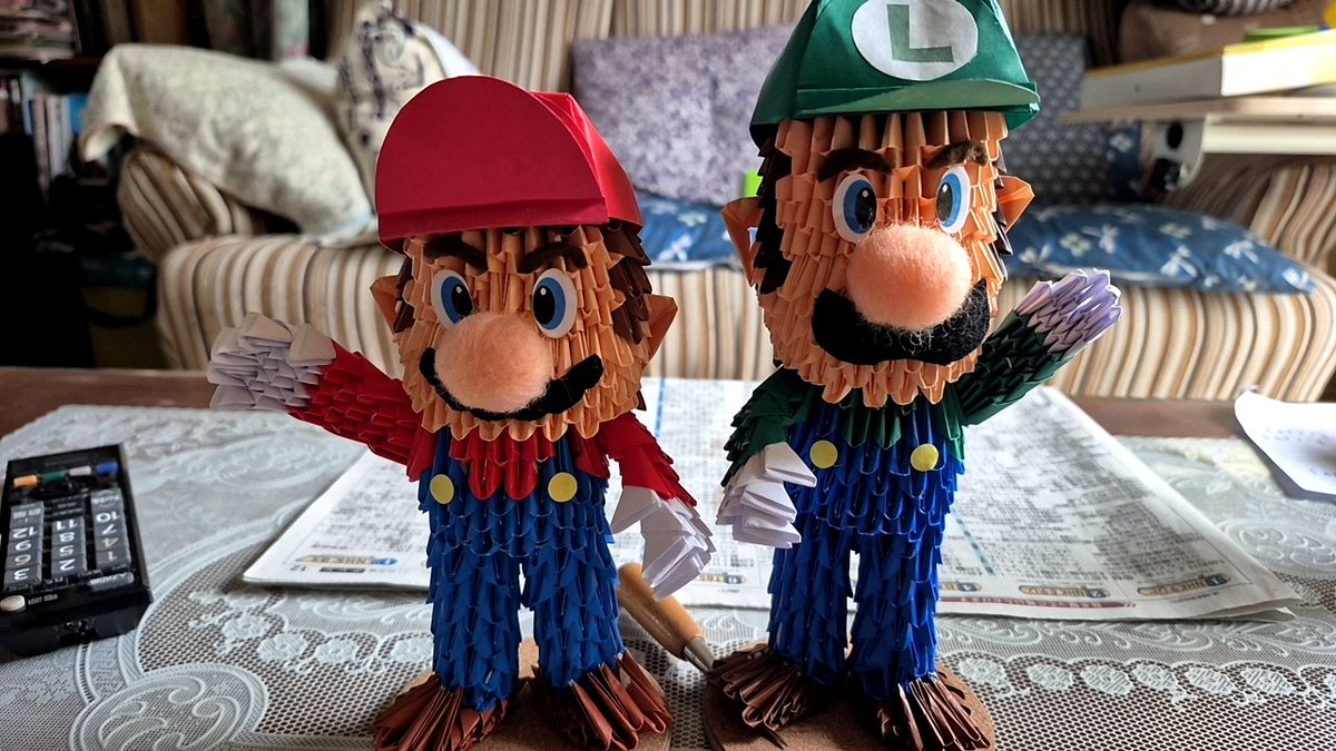 koo_chans's tweet photo. マリオ&amp;ルイジー
折り紙人形。
100歳のお婆ちゃん製作 https://t.co/tHRk1Ji4Qc