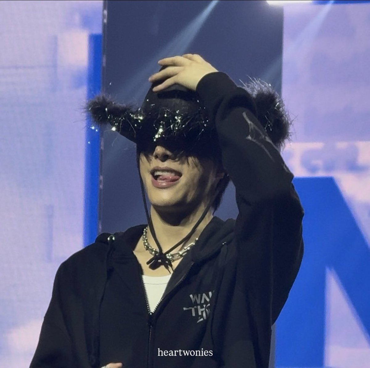 AHHH HE IS INSANE 

#JAKE #제이크