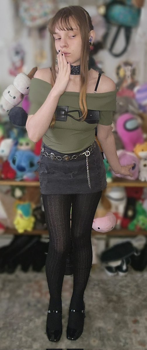Spooonzs's tweet photo. I also wanna try sharing an outfit!! >:3 It's one of my favorites that I've put together! That doesn't use the red/pink &amp; black colors I usually wear.
.
 (Idk how to pose or do faces, this is even a more recent one.. yall should see some earlier ones. Awkward.)
#outfitsharing https://t.co/xyrgaogqz1