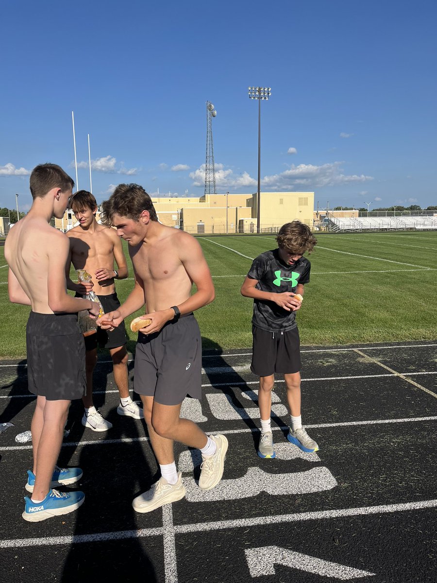 adamlippoldxc's tweet photo. Derek Sullivan is your Fantasy Draft order winner with a time of 1:37. He ran 100m, ate a hot dog with a bun and sprinted back 100m narrowly beating Wesley Toensing by 1 second. https://t.co/IvbP5sBtoh