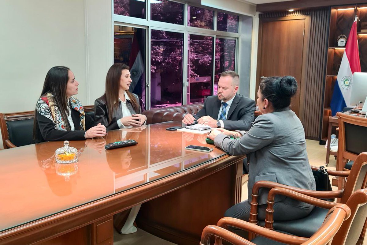 📢 Avanzamos con el Nuevo Modelo de Gestión Penitenciaria

Tras el Operativo Umbral, el Centro de Reinserción Social de Minga Guazú se perfila como referente en reinserción laboral, integrando formación técnica, capacitación profesional y vinculación con el sector productivo.

🤝