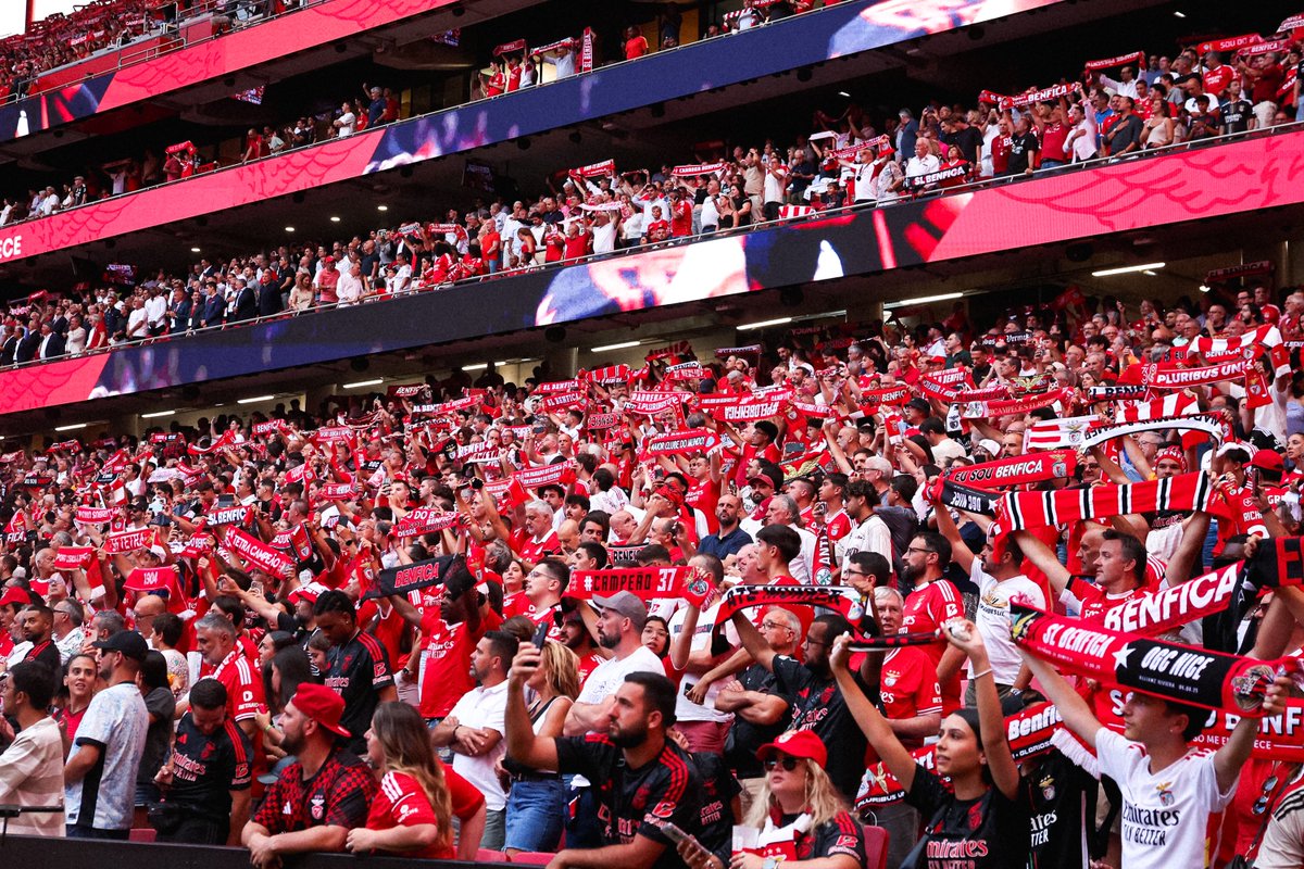 SLBenfica's tweet photo. 𝟔𝟒.𝟓𝟏𝟏 no Inferno da Luz! 🔥 https://t.co/EJNZe0XkUh