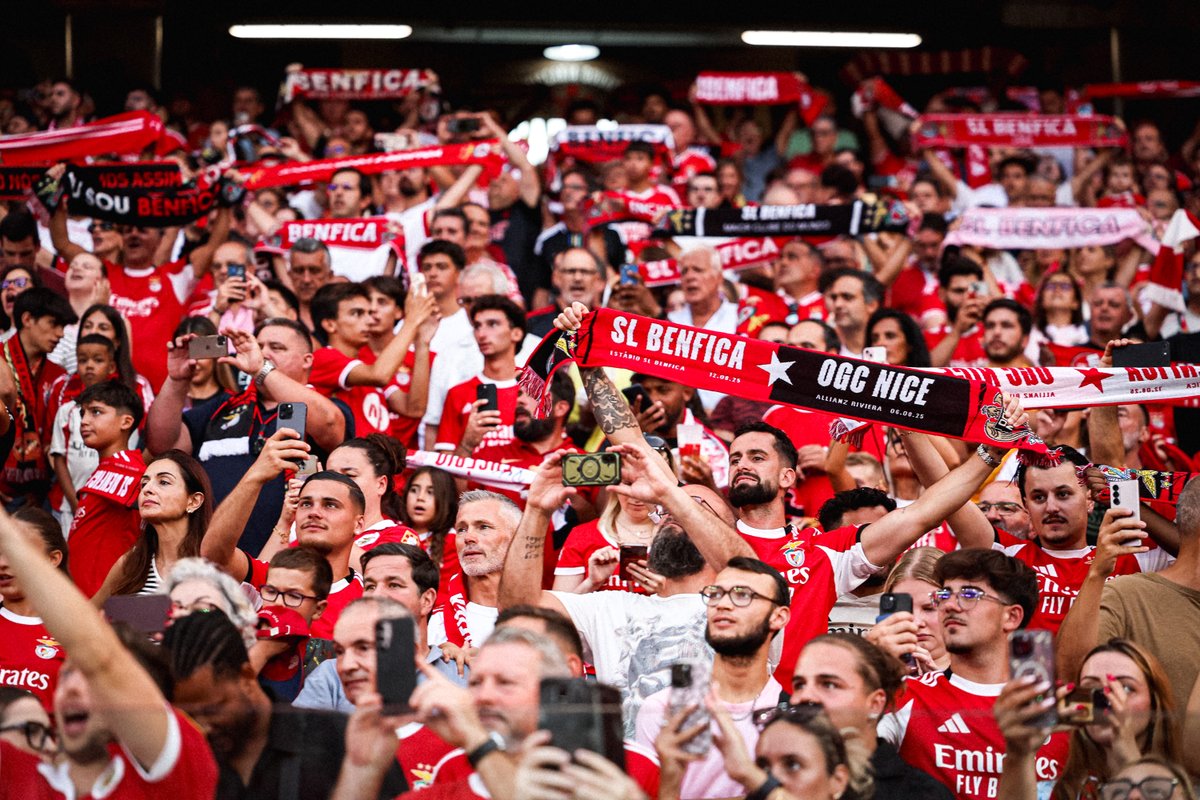 SLBenfica's tweet photo. 𝟔𝟒.𝟓𝟏𝟏 no Inferno da Luz! 🔥 https://t.co/EJNZe0XkUh