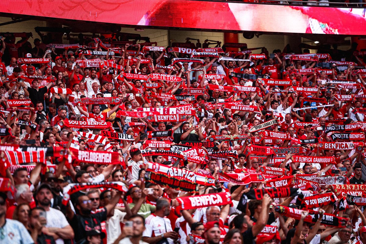 SLBenfica's tweet photo. 𝟔𝟒.𝟓𝟏𝟏 no Inferno da Luz! 🔥 https://t.co/EJNZe0XkUh