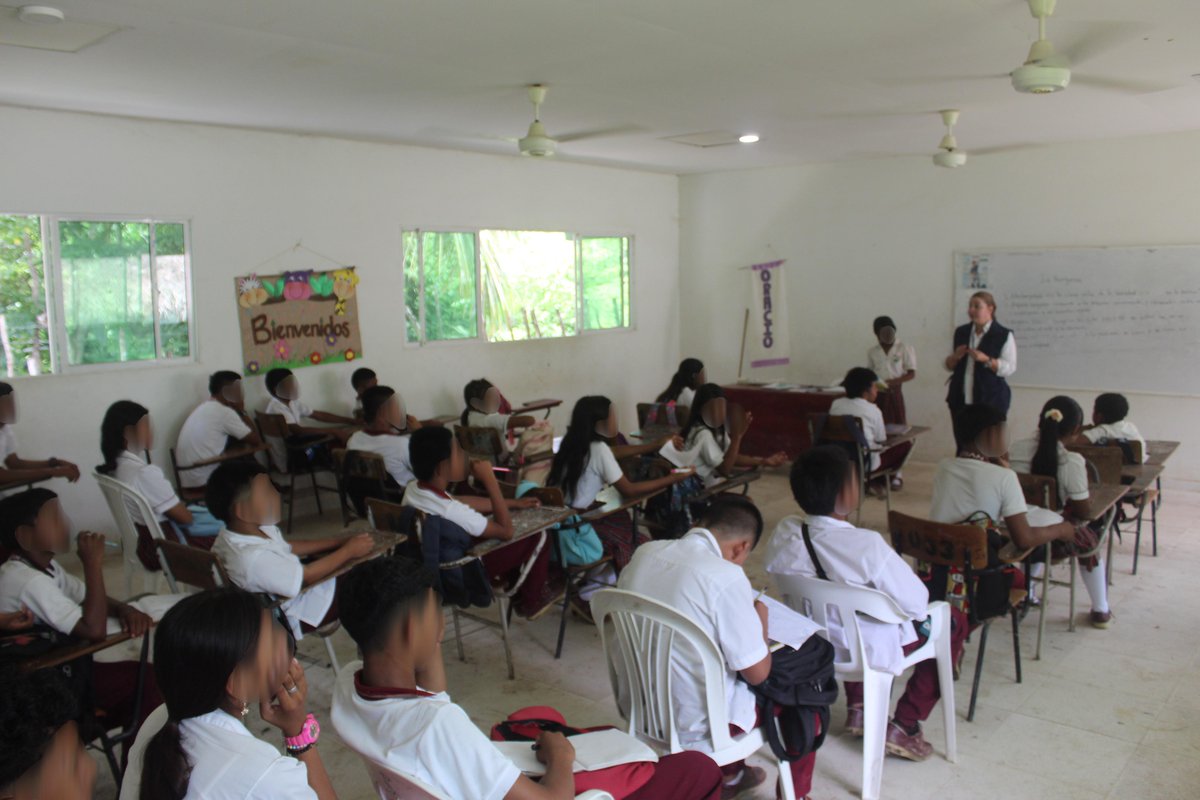 DefensoriaCol's tweet photo. Fomentamos el conocimiento, la interculturalidad y la diversidad étnica en niñas, niños y adolescentes en Córdoba 

Más de 150 estudiantes de la Institución Educativa Santander, corregimiento Santander de la Cruz (Tuchín), participaron en una actividad de promoción y divulgación en #DDHH como parte de la conmemoración del #DíaInternacionalDeLosPueblosIndígenas.

Este espacio fortaleció el respeto por la diversidad cultural, promovió la inclusión y fomentó el conocimiento de los derechos humanos con enfoque étnico diferencial en niñas, niños y adolescentes.