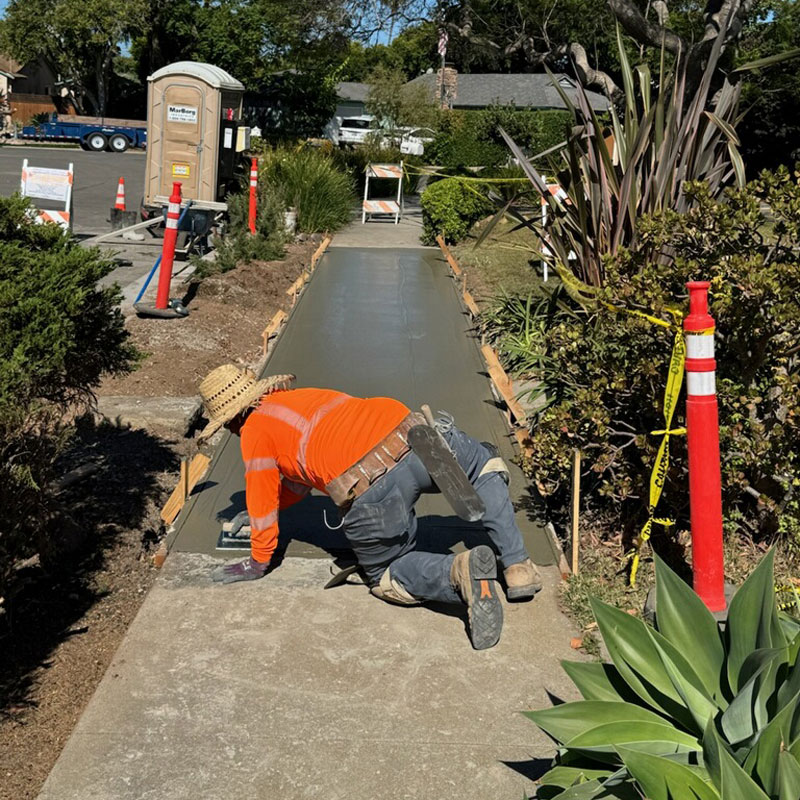 COSBPublicWorks's tweet image. Thank you to our roads maintenance crews that have been repairing roads all across the County this summer. If you see a maintenance issue, you can report it using our new system by visiting countyofsb.org/pwd and clicking on the orange &quot;Maintenance Requests&quot; button.