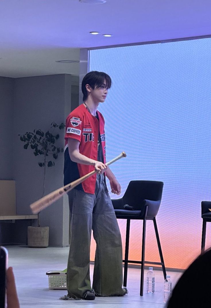 난 아직도 여기서 살아