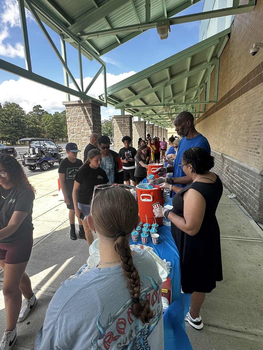 Rob DeSantis tweet media