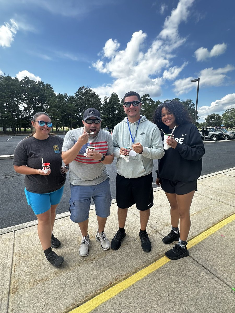 Rob DeSantis tweet media