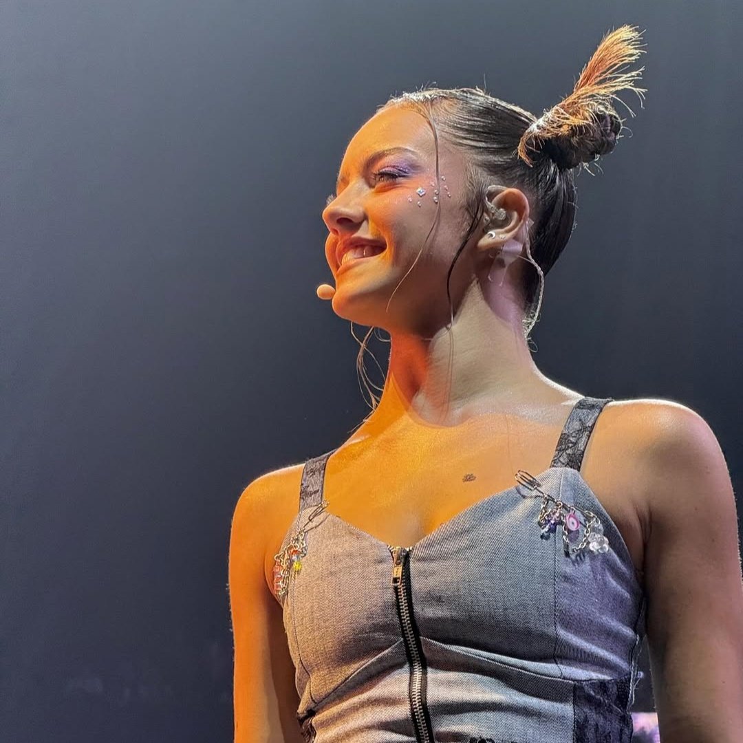 lolatizhada's tweet photo. Holi soy agus 🇦🇷 soy fan de anto desde marga,me parece una persona muy talentosa e infravalorada,tiene una de las voces mas hermosas q escuche,aparte de ser hermosa,es graciosa,buena bailarina,siento q cualquiera es afortunad@ de ser su amig@ #integracionap te amo rodetitos https://t.co/DZiInIFUG0