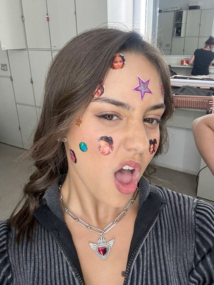alwaysavanzini's tweet photo. Holis soy Sofi (19/🇦🇷) conozco a Anto desde hace un año pero empecé a stanearla hace unos meses. Es una de mis favs la amo, no tuve la oportunidad de conocerla pero transmite mucho amor y se merece todo el amor del mundo 🥹 #integracionap esperando con ansias playback 🫶🏻 https://t.co/RW8EDQJNyv