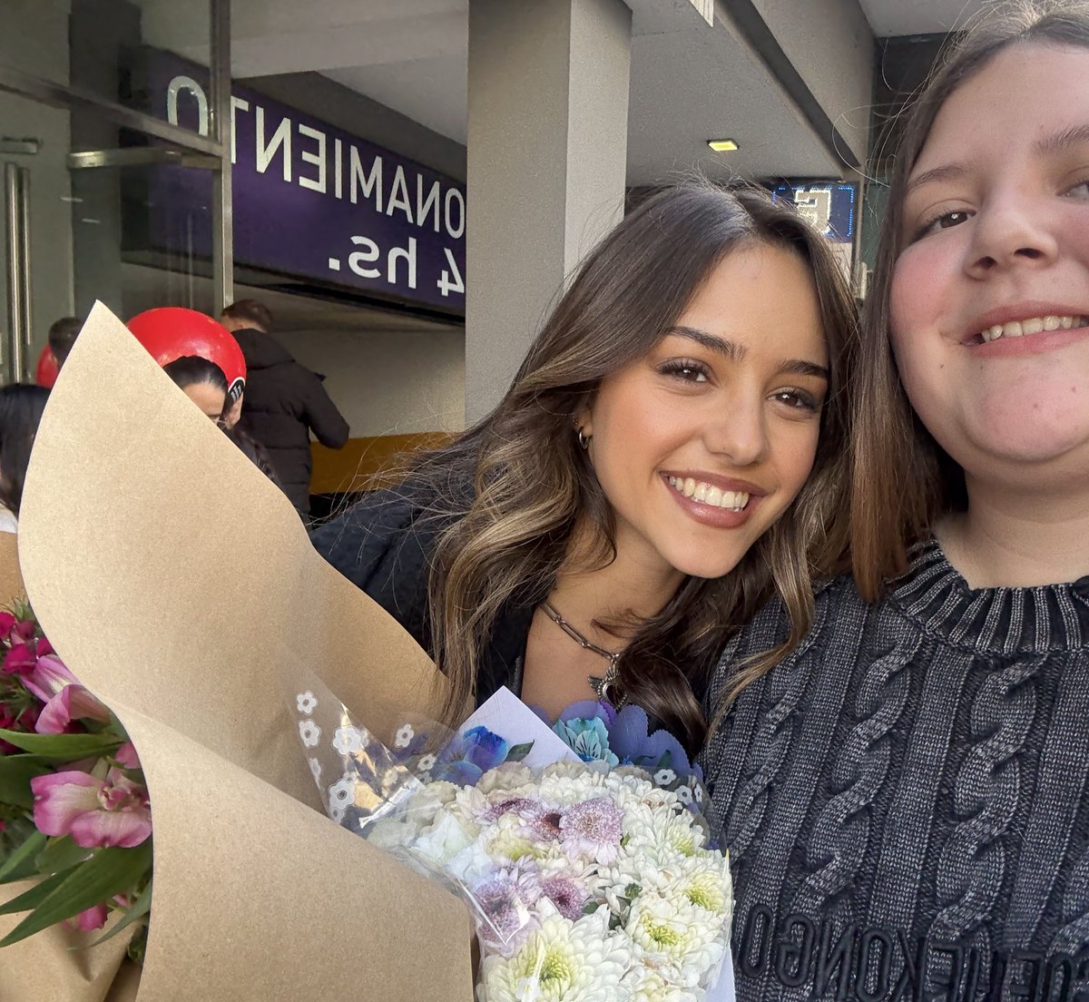 marrgaritizhada's tweet photo. holii, soy oli (🇦🇷) sigo a anto desde el año pasado y la amo con mi corazón, es talentosisima y lo más bueno del mundo💘 quiero amigas en el fandom así q hablenmee, soy copada y doy fb 🫶🏻#integracionap https://t.co/VkJHuaPQ8H