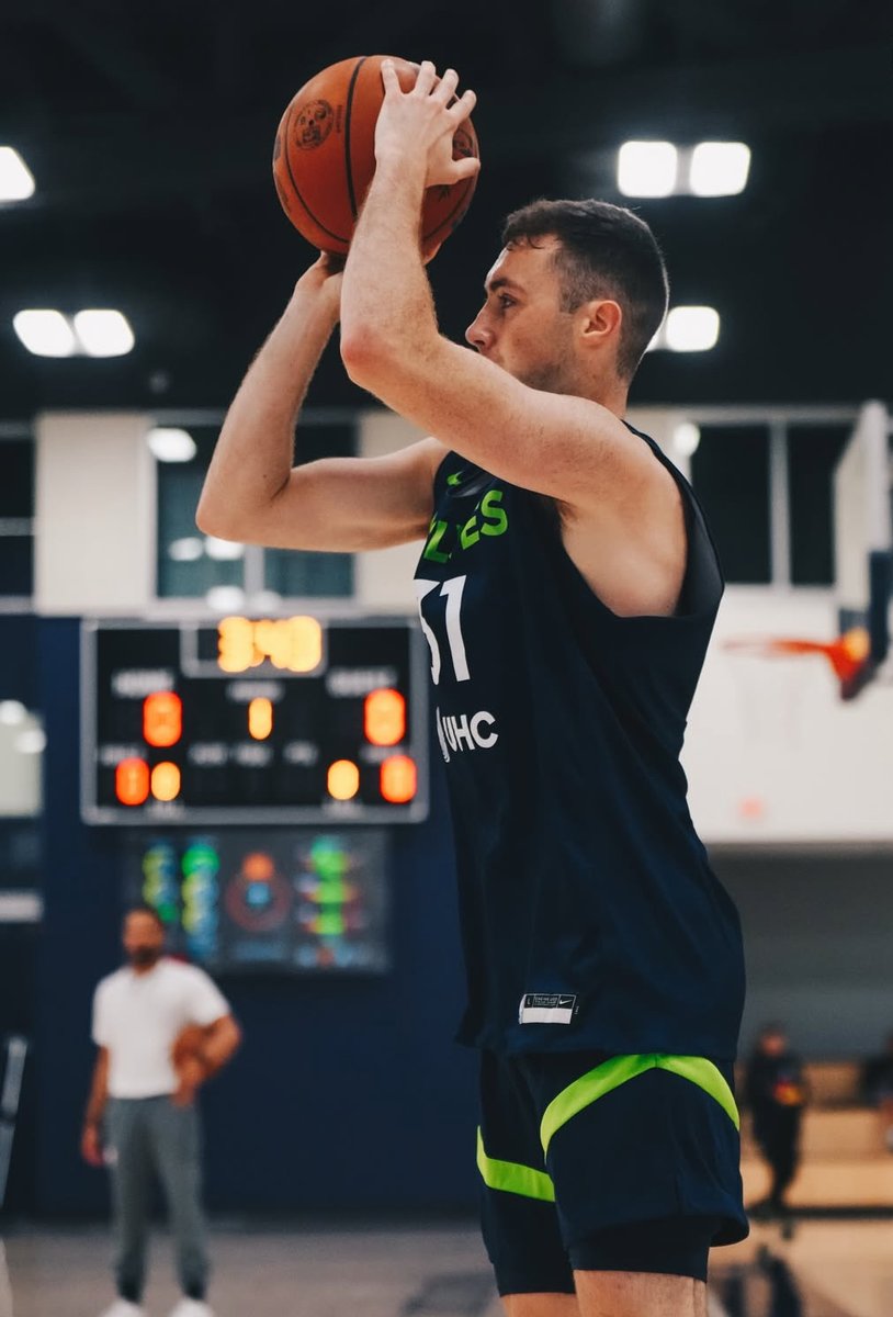 New episode with <a href="/cj_fulton5/">CJ Fulton</a> now live! 

We discuss his time at the NBA summer league and workouts, his mentality, strength, college career &amp; more!
Including his future with the Timberwolves 

Listen now creators.spotify.com/pod/profile/th…