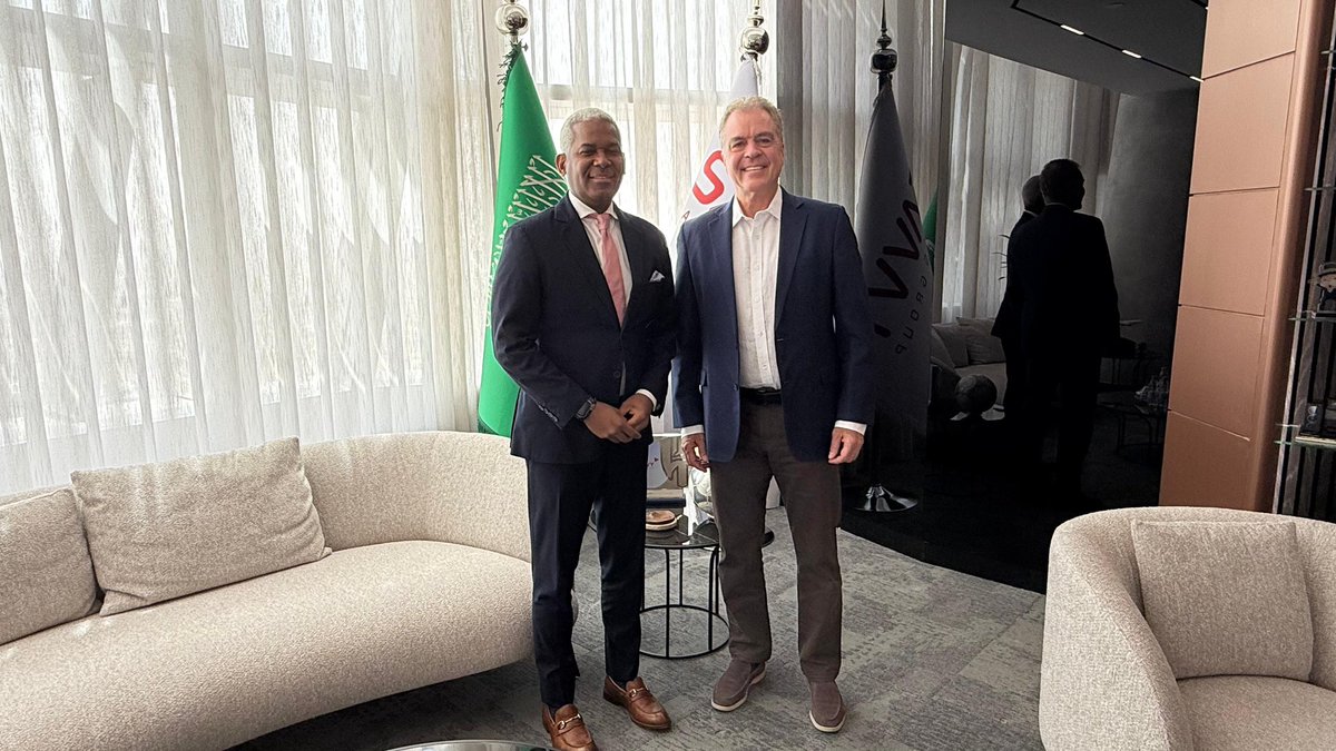 Rodríguez Durán recibió información relevante sobre papel de #SavvyGamesGroup en impulso de esa industria, tanto local como global; resaltó alto nivel de representantes (#gamers) que tiene #RD con campeones en eventos de primera categoría.

#MIREXRD
#ComunicacionesDO
#RD
#KSA