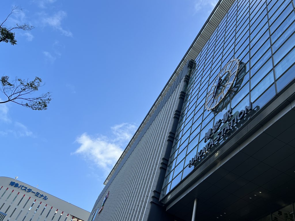 insomnia0726's tweet photo. おはようございます♪
お散歩180日目
今日は久々の帰省です
混雑を避けたかったので早めに出発
車両変更があったらしく
自由席だけど2列シート!
圧迫感がないー♪
そして朝ご飯の駅弁
今日は中央軒の焼麦弁当
#帰省
#新幹線
#Railstar
#中央軒
#焼麦弁当 https://t.co/d0aeQ8OZb1