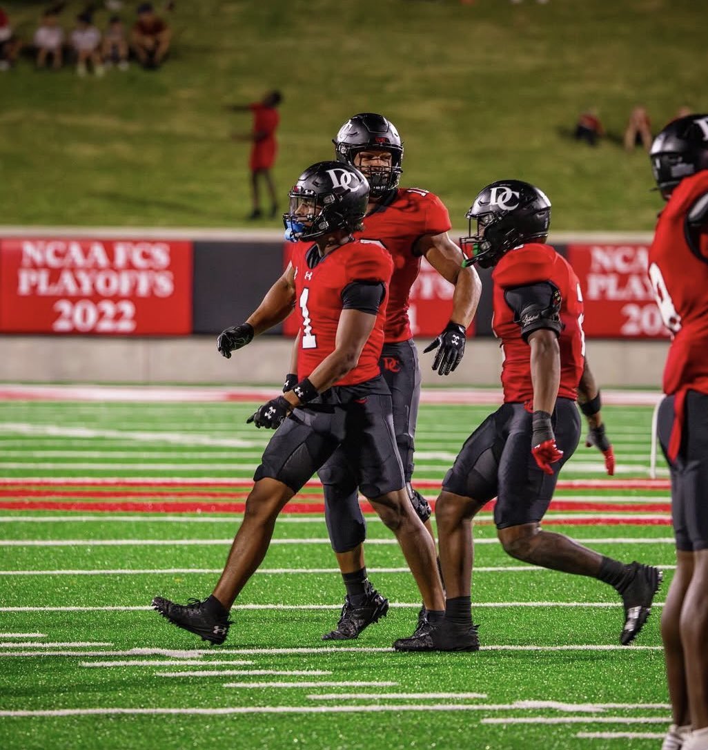 Alex (AJ) Walters (@ajwalters__) on Twitter photo Blessed to receive an offer from Davidson College✝️🤲🏾 #AGTG
<a href="/Coach_Thakkar/">Saj Thakkar</a> <a href="/DSGBCoachCam/">Coach Cam Gibson</a> <a href="/ELHSFootball2/">ELHS_Football</a> <a href="/GoRecruitELFB/">RecruitGoldenEaglesFB</a> <a href="/DAWGHZERECRUITS/">Dawg House Recruiting</a> <a href="/JohnnyTeemer/">Johnny Teemer</a> <a href="/CoachKent41/">Clinton Kent</a> <a href="/RecruitGeorgia/">Recruit Georgia</a> Blessed to receive an offer from Davidson College✝️🤲🏾 #AGTG
<a href="/Coach_Thakkar/">Saj Thakkar</a> <a href="/DSGBCoachCam/">Coach Cam Gibson</a> <a href="/ELHSFootball2/">ELHS_Football</a> <a href="/GoRecruitELFB/">RecruitGoldenEaglesFB</a> <a href="/DAWGHZERECRUITS/">Dawg House Recruiting</a> <a href="/JohnnyTeemer/">Johnny Teemer</a> <a href="/CoachKent41/">Clinton Kent</a> <a href="/RecruitGeorgia/">Recruit Georgia</a>