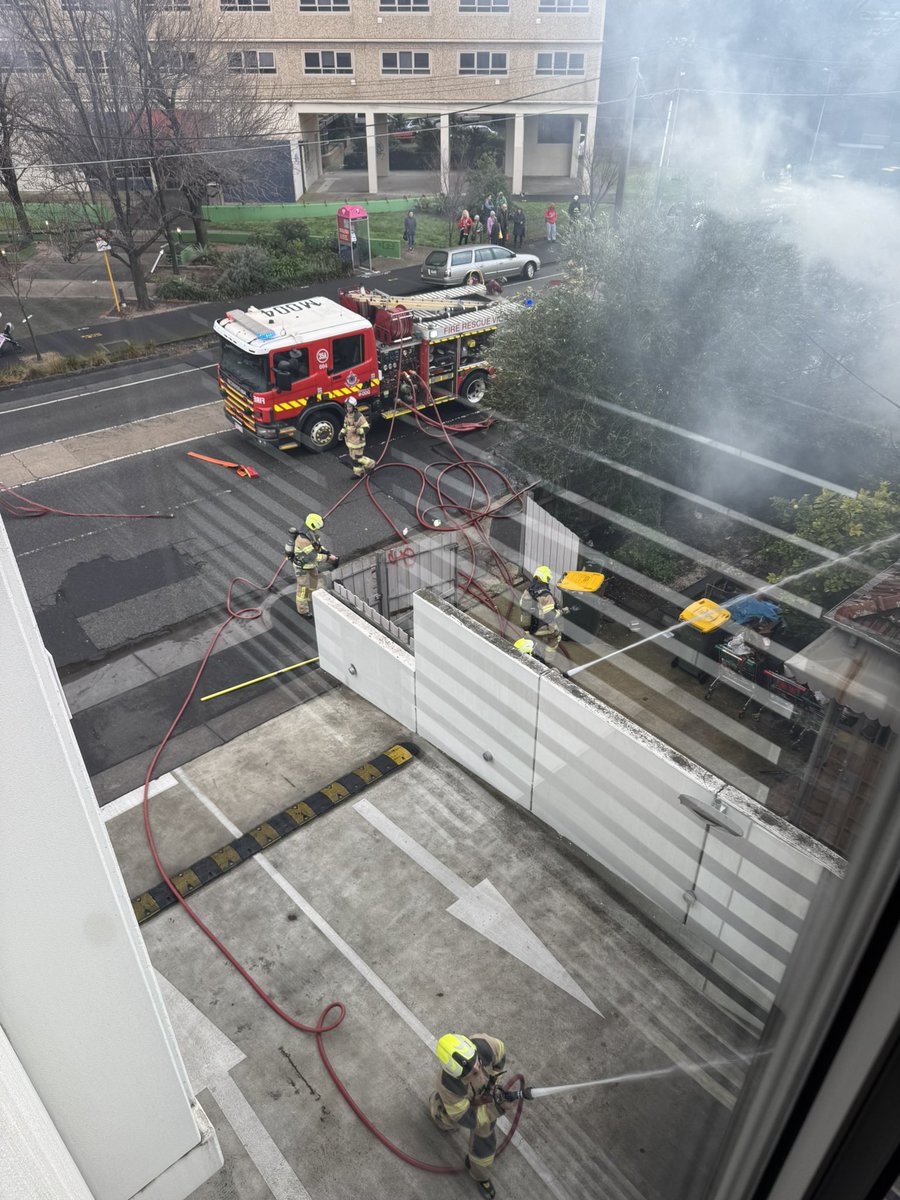 kevinbhealey's tweet image. Fire in Inkerman St St Kilda. Nearly out now.