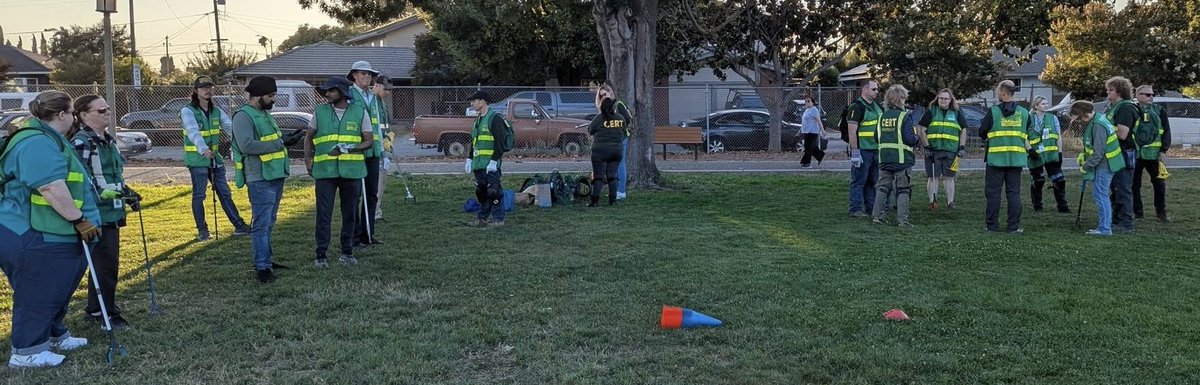 SunnyvaleDPS's tweet photo. Yesterday, the volunteer Community Emergency Response Team’s (CERT) Deployment Team held a training class, conducting a structured grid search, which is typically executed in open spaces.  
Yet another way your CERT Deployment Team prepares to assist Sunnyvale in an emergency. https://t.co/gx0eRoIlFX