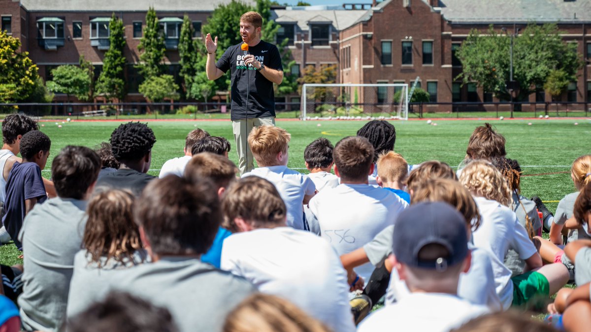 Empowering the next generation, one step at a time 🧦💚

15% of every pair of Able Made x Boston Legacy socks supports health, art, and mentorship initiatives via the Ucal McKenzie Breakaway Foundation.

🛍️: bostonlegacyfc.com/collections/al…