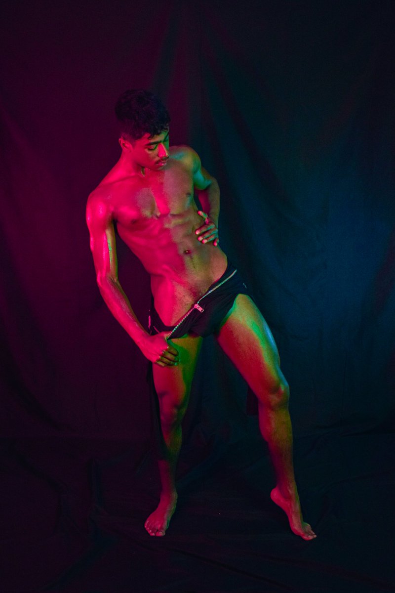 Inteonstudio's tweet photo. 🔴ℂ𝕠𝕟𝕥𝕣𝕒𝕤𝕥𝕖 ℕ𝕖𝕠𝕟🟢
Tu cuerpo también es arte.
📸Agenda tu sesión escribiéndome al dm https://t.co/UWeYa7N4Qf