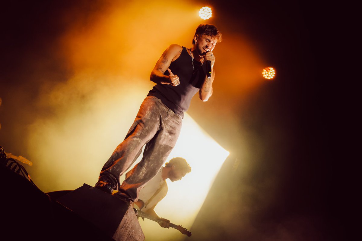 Laura 🥀 tweet media