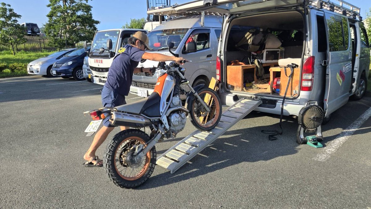 今日から熊本県内などバイクで走って情報収集します。
協力してくれる重機チームの活動ニーズなど調整予定です