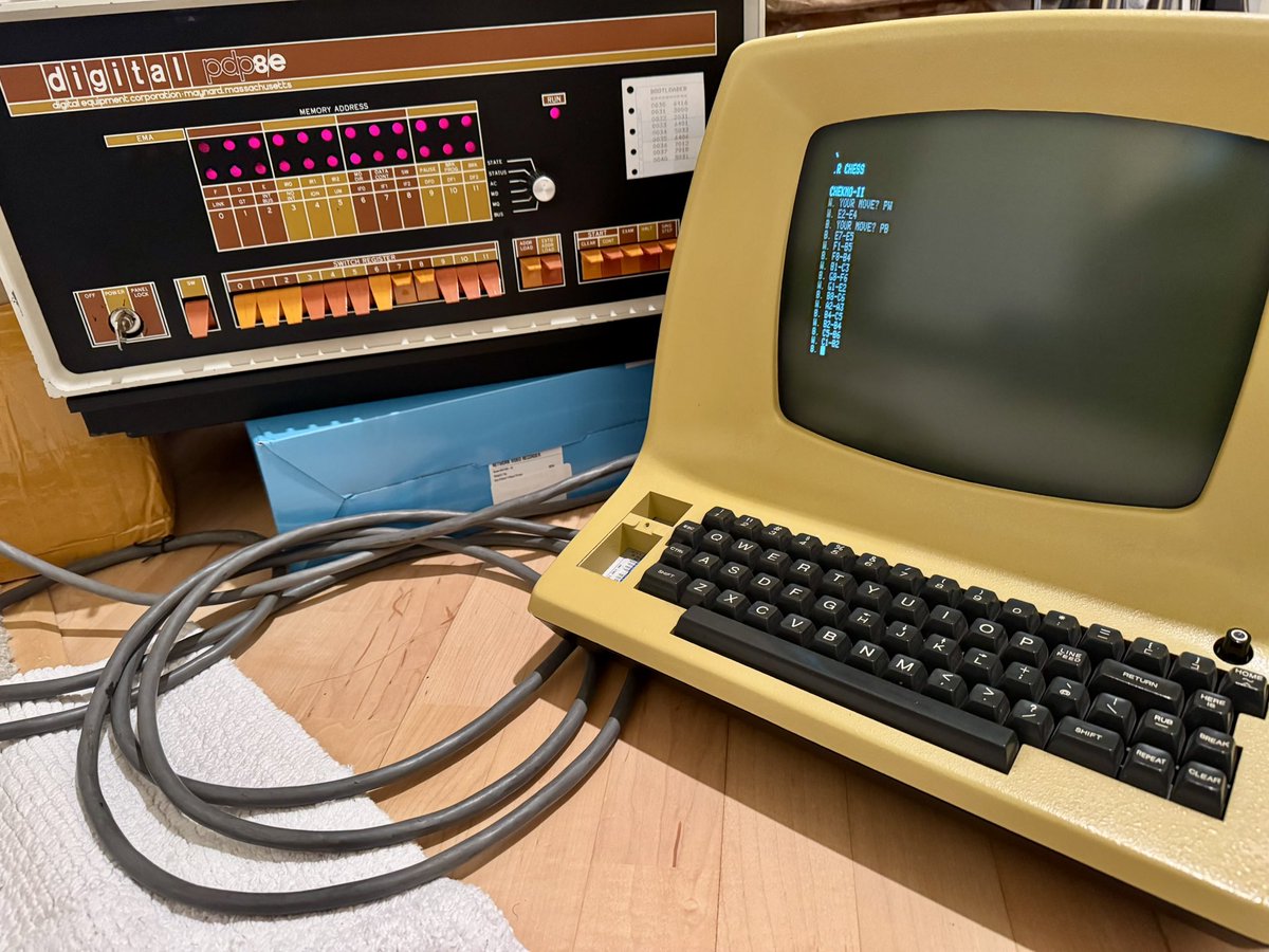 sdf_pubnix's tweet image. we’re at World Science Fiction Convention #worldcon in #seattle this week! Come play chess or roam through the colossal cave adventure on a 1975 vintage 12bit computer (the DEC PDP-8/e)

icm.museum

#retrocomputing #vintagecomputing #retrogaming