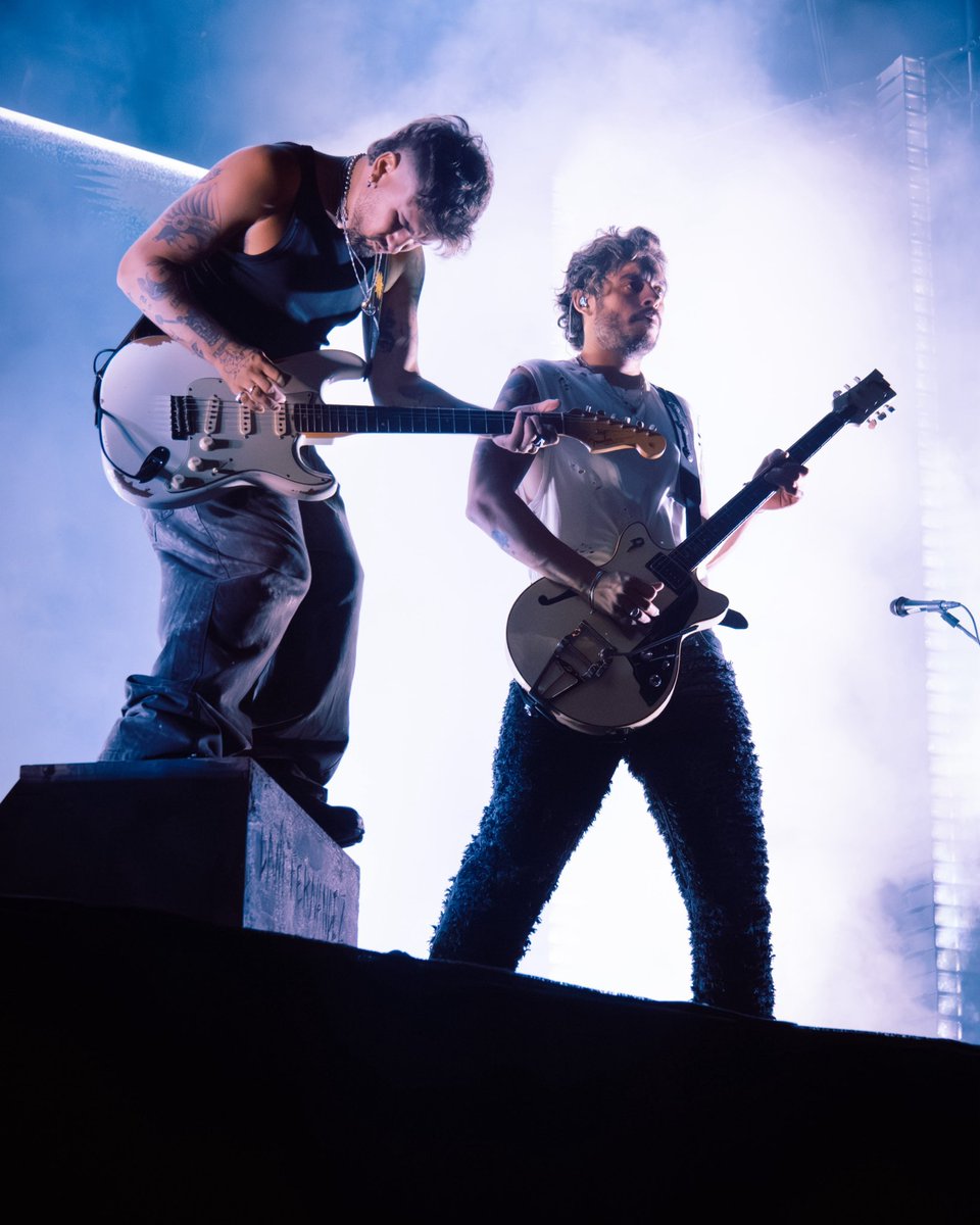 Laura 🥀 tweet media