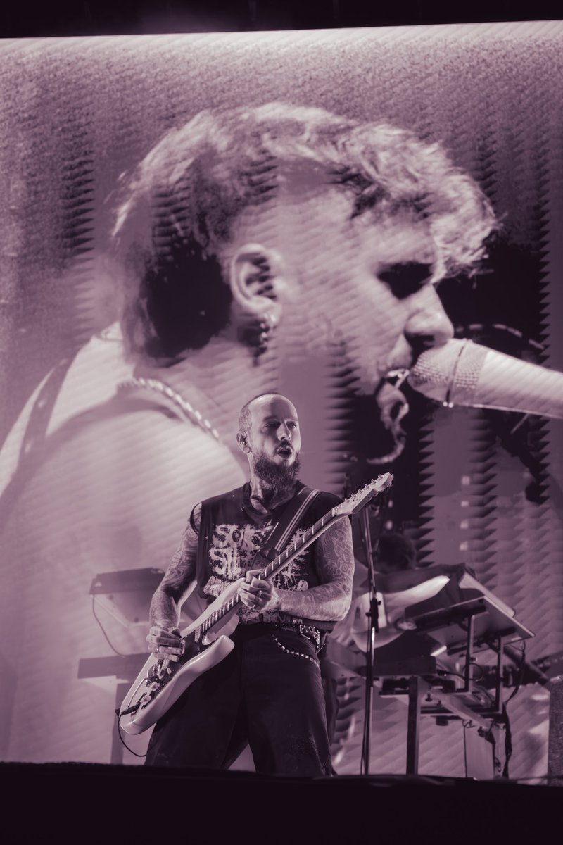 Laura 🥀 tweet media