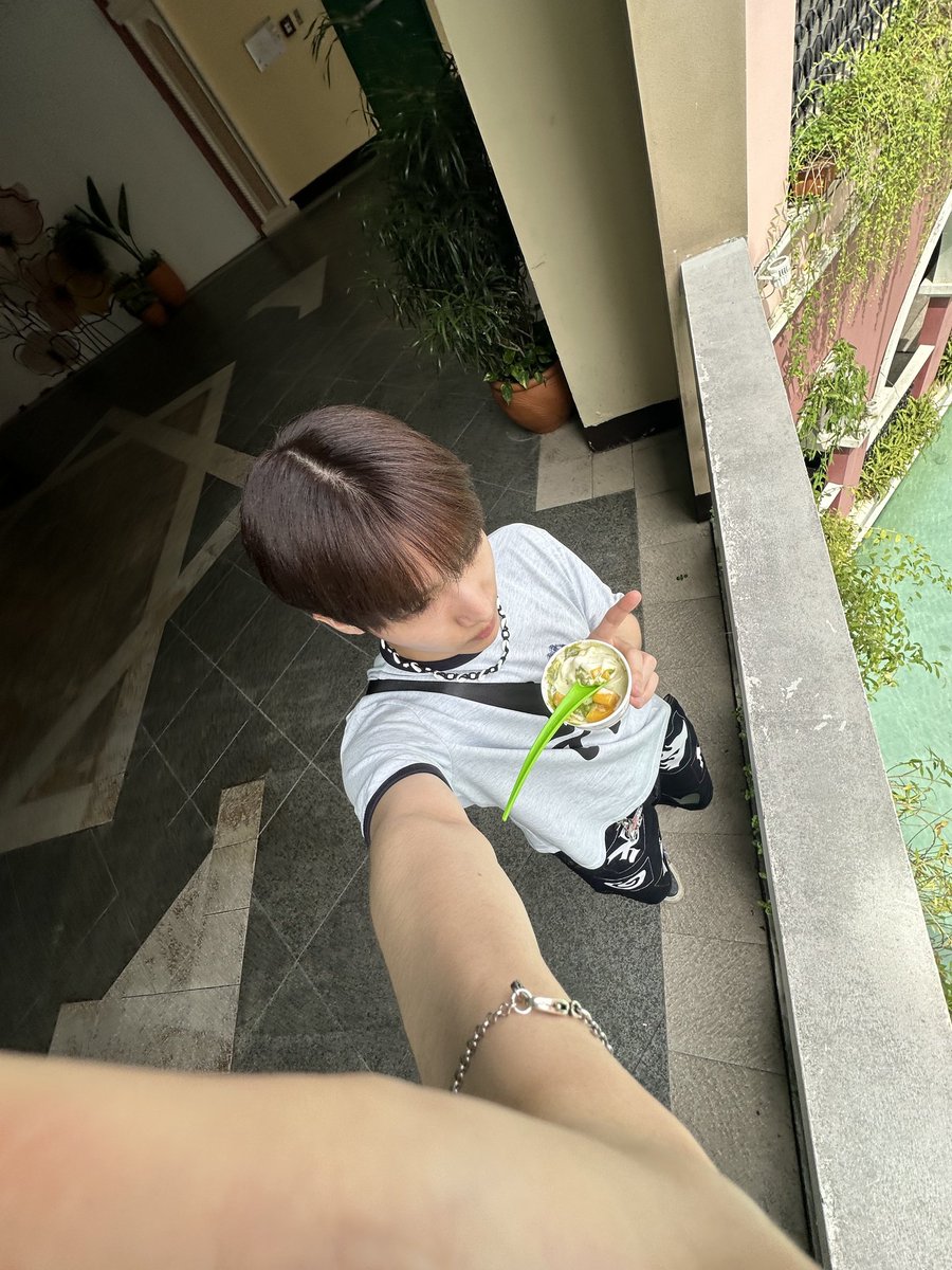 GLOBAL_NTX's tweet photo. #CHANGHUN on X/Instagram [250812]

"🇵🇭👋🫶"
 
#창훈 #NTX #엔티엑스 https://t.co/xEmL0do5yR