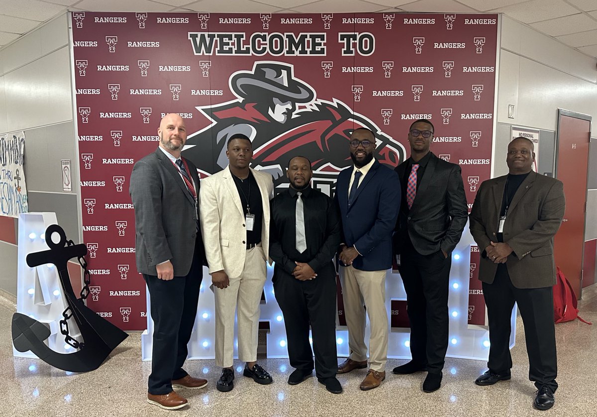 DocOfHighHopes's tweet photo. Coach Appreciation Post: I don’t say it enough, but I truly appreciate our coaches. 💪🏽They put in countless hours, lead w/ high expectations, &amp; are ALL IN for our Rangers. And today? Those suits were CLEAN. 🔥 The bar has been set! Thank you for all you do; I appreciate you! 🫶🏽 https://t.co/yx0H1TVPic