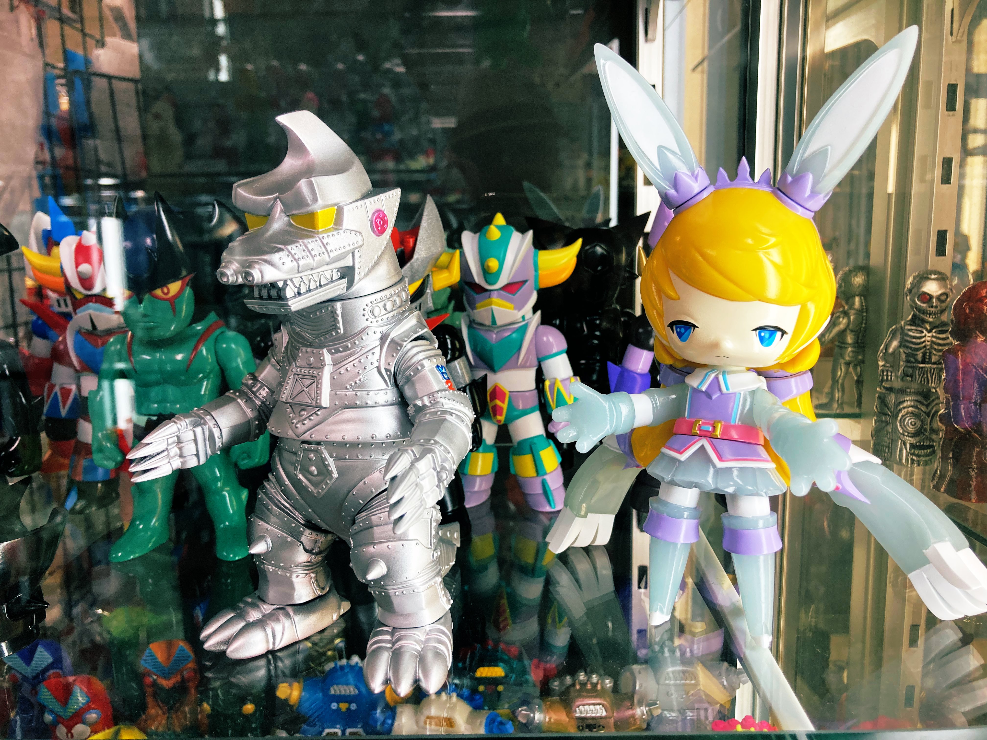 Oneup kaijin カネゴン　クリアーレインボー Oneup kaijin カネゴン クリアーレインボー Amazon.co.jp