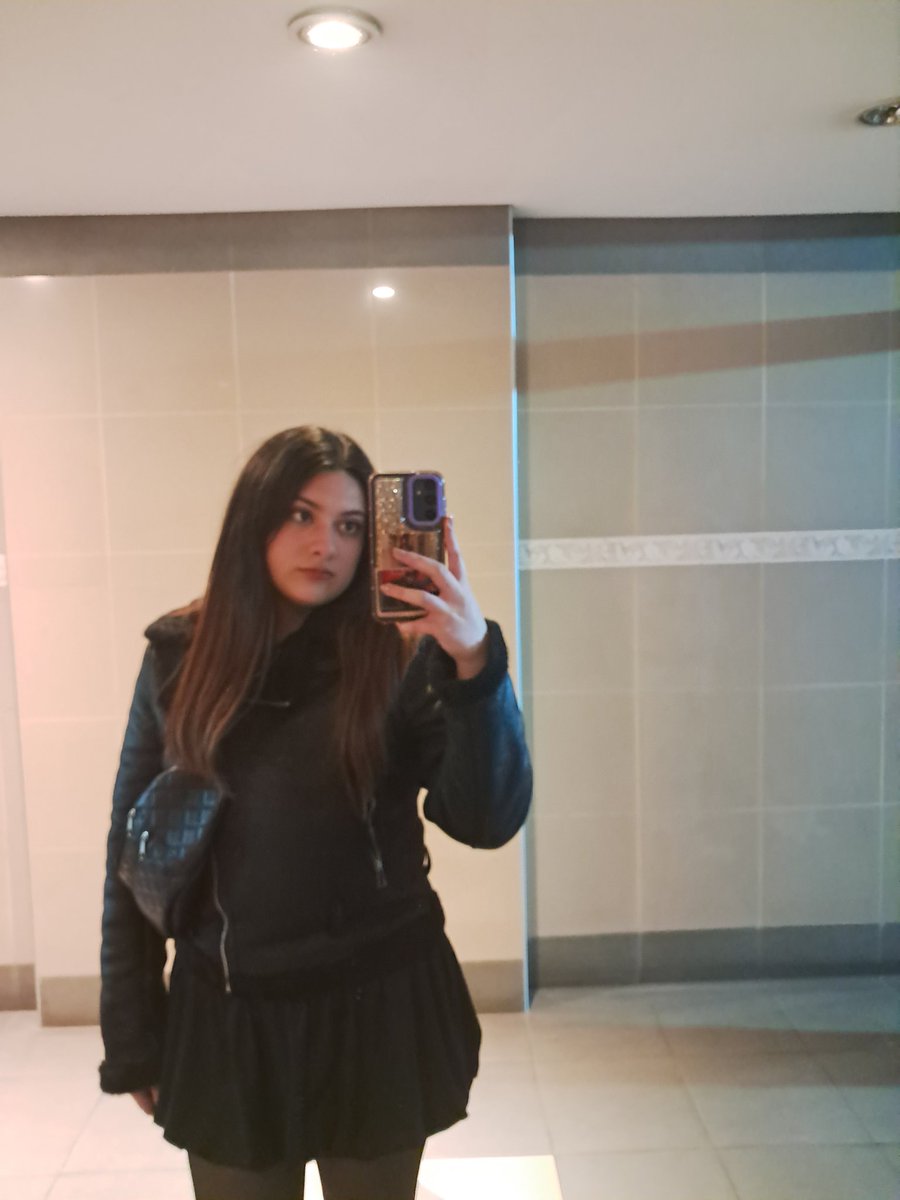 ddnisssee's tweet photo. hola soy denu (18) sigo a anto desde octubre, daría la vida por ella y es mi favorita. tuve la suerte de poder conocerla en enero y fue el mejor día de mi vida. bueno eso siganme soy copada 💜
#integracionap https://t.co/8KNVbnKVG8