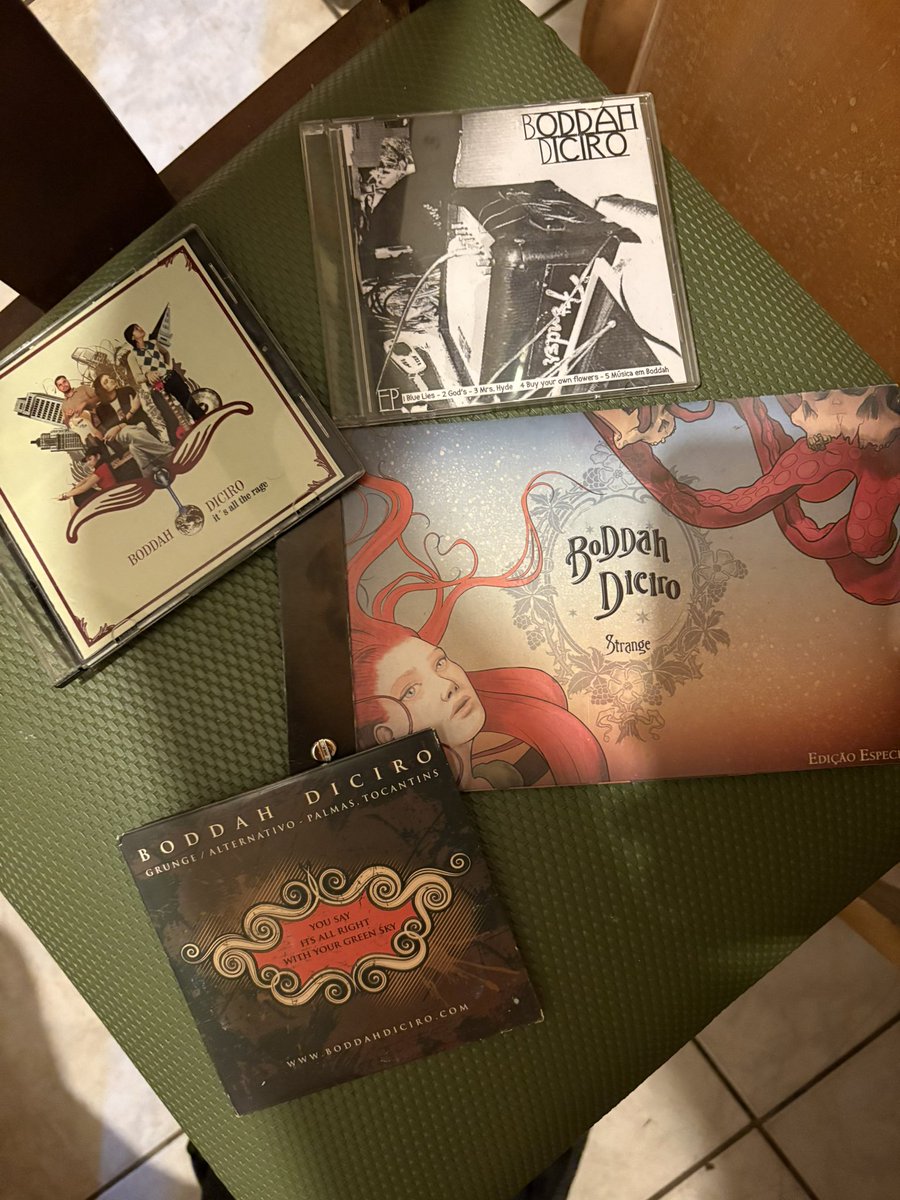 Arrumando as mudanças, acho essas relíquias. Presente da <a href="/didia_cayres/">maria eugênia</a>