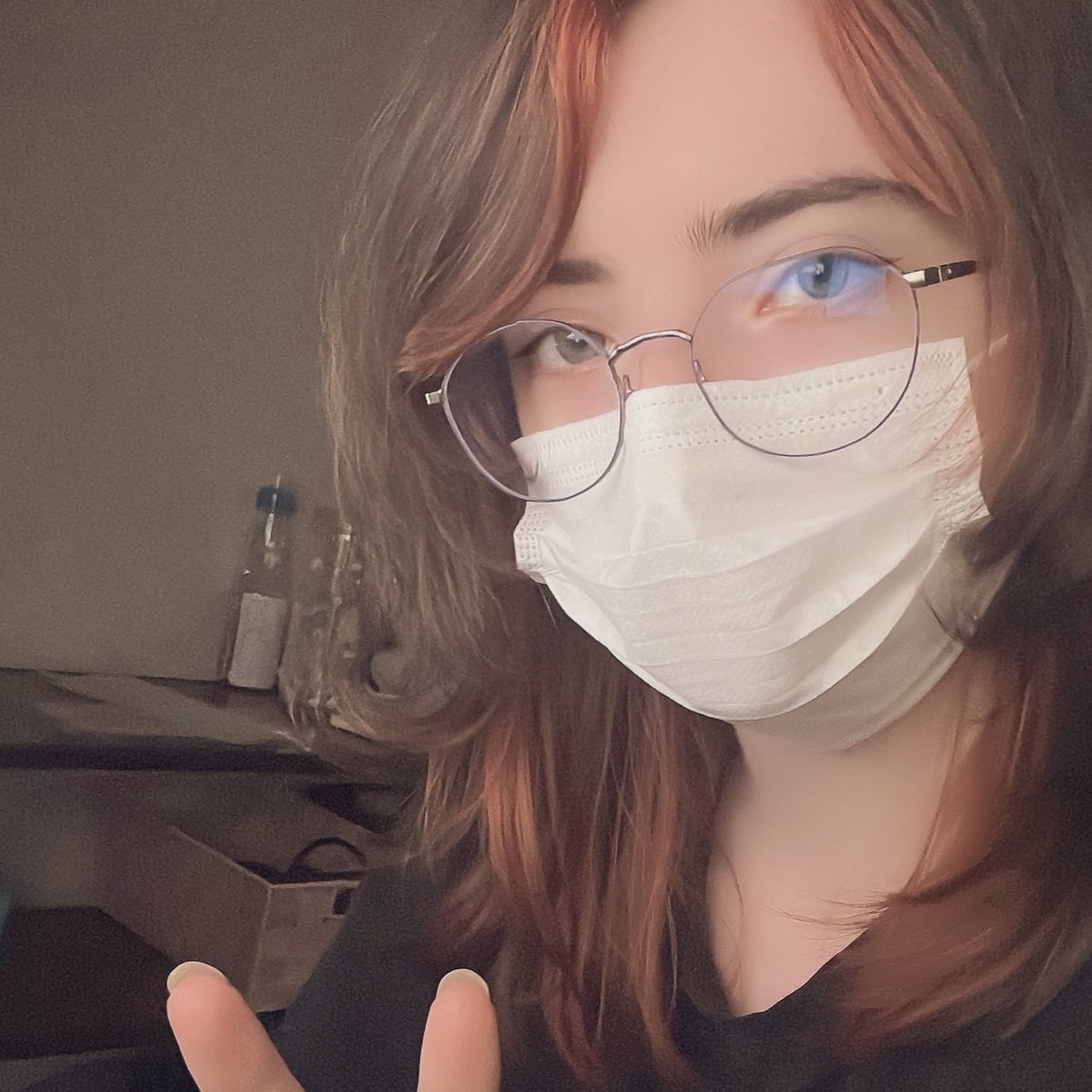 Je l'ai pas encore dis ici mais j'ai commimi une instu pour ma prochaine cover et- ELLE EST INSANE !! 
J'ai chanté et commencé le mix mais euh... Vous êtes pas prêt-

Jsais pas quand elle sortira, encore beaucoup de prépa et comme c'est pour Our Life Record(mon webtoon) aah voilà