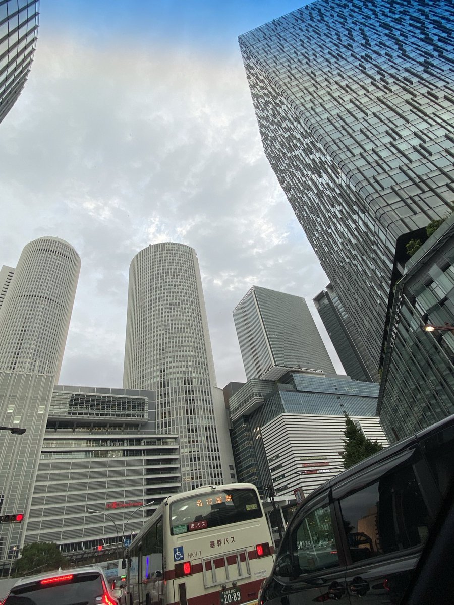 Өглөөн мэнд🍒

 Ингэтлээ халуун усгүй хэцүү байснаас суугуулдаа буцах нь л дээр болчих гээд бна.
 Яамаарчийн🥴.