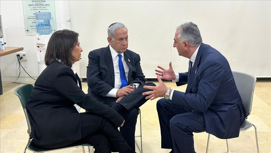 کسانی که سیاست را درک می‌کنند می‌دونن که ۹۰ درصد سیاست پشت پرده اتفاق می‌افته ودنیای فقط نتیجه نهایی را پس از سال‌ها تلاش می‌بینن.

حالا از خودتون بپرسین چرا نخست وزیر اسرائیل داره راجع به آب تمیز برای ایران صحبت می‌کنه.

جاوید شاه. #همكارى_ملى