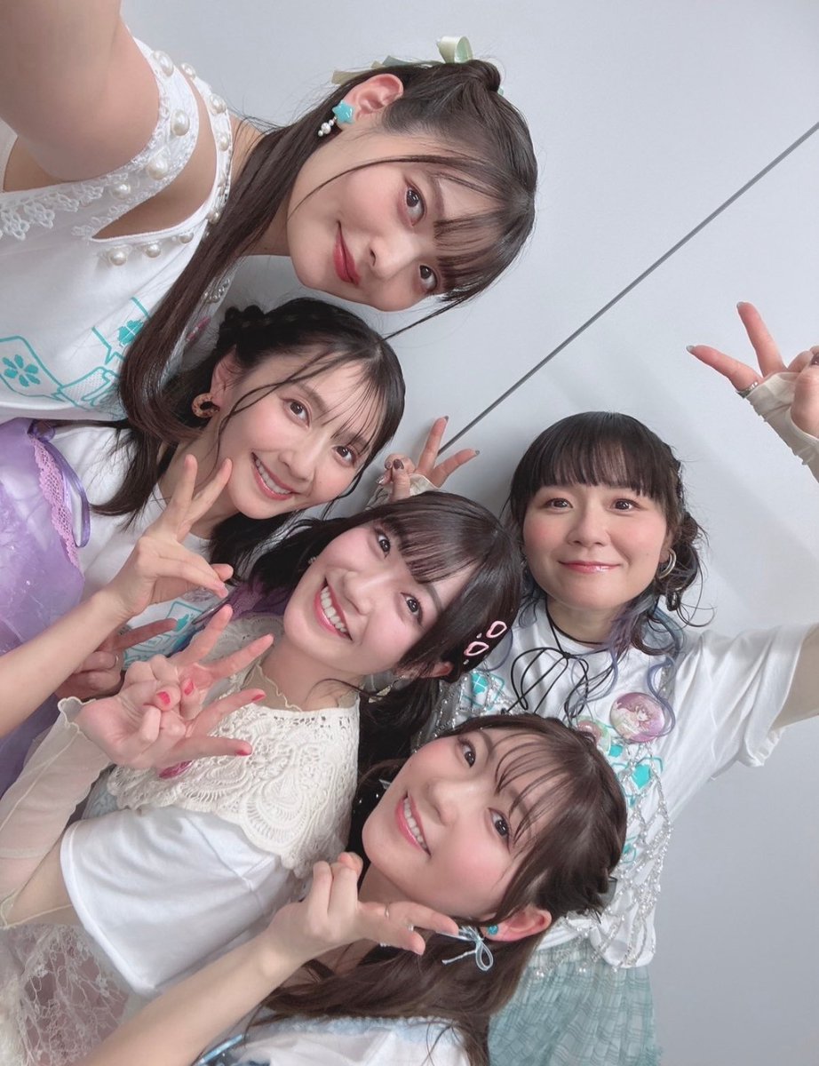 _maeshima_ami's tweet photo. Pastel＊PalettesのミニAlbum
「#きみとStagebyStage」本日発売✨️
よろしくお願いしますっ🎀🩷💛💚💜🩵
#パスパレTogether #バンドリ #パスパレ https://t.co/KlDgHulYNP