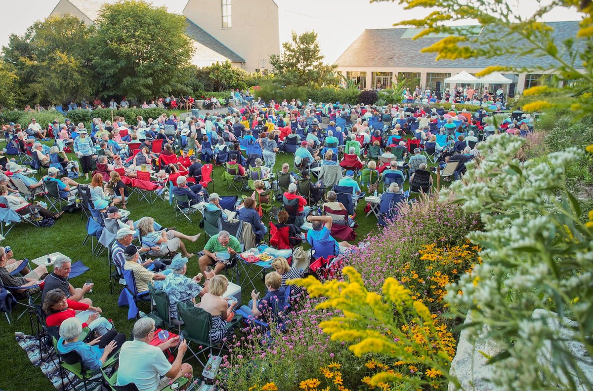 Attention garden members! Don’t forget to reserve your tickets for this week’s FREE member’s only concert featuring Women of Rock on August 13 from 6 to 8 p.m. Lawn chairs, picnics, and non-alcoholic beverages are permitted. Reserve your spot here: ow.ly/gnZ750WCiiE