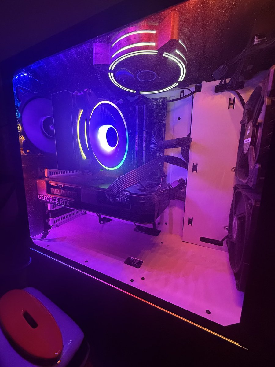 Vyasaisbae's tweet photo. @NVIDIAGeForce Basic ahh build https://t.co/7OTBU1URGe