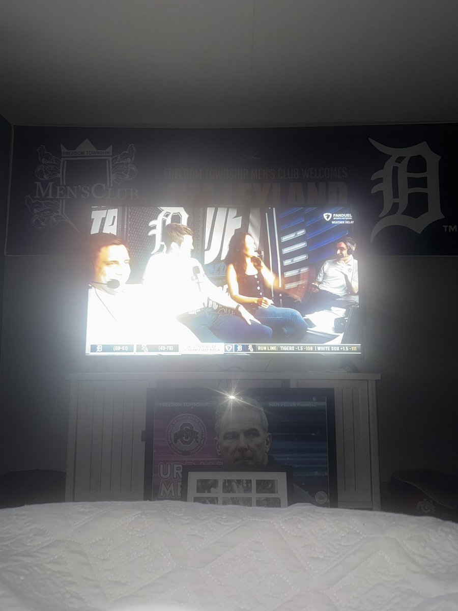 lkossow13's tweet photo. @andydirks12 #raindelayart banner signed by Jim Leyland ! https://t.co/EW4ZZyHVlx