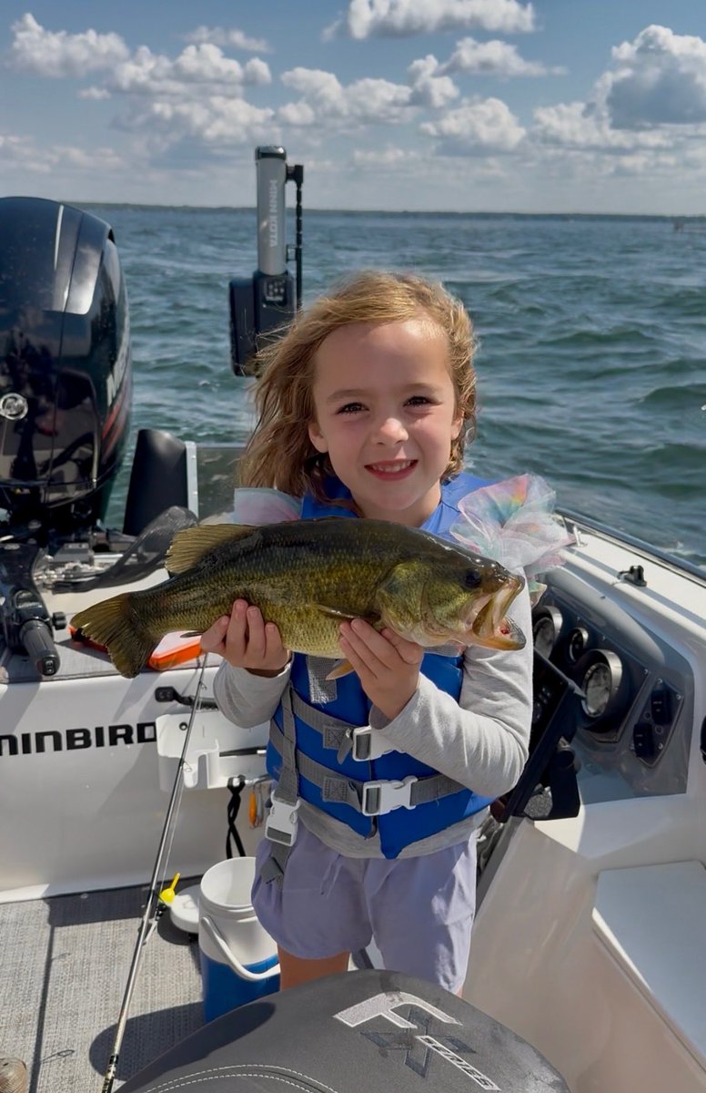 Bassmaster!! Taylor pulling in the biggest one of the day ! #LakeLife #TeamTogether