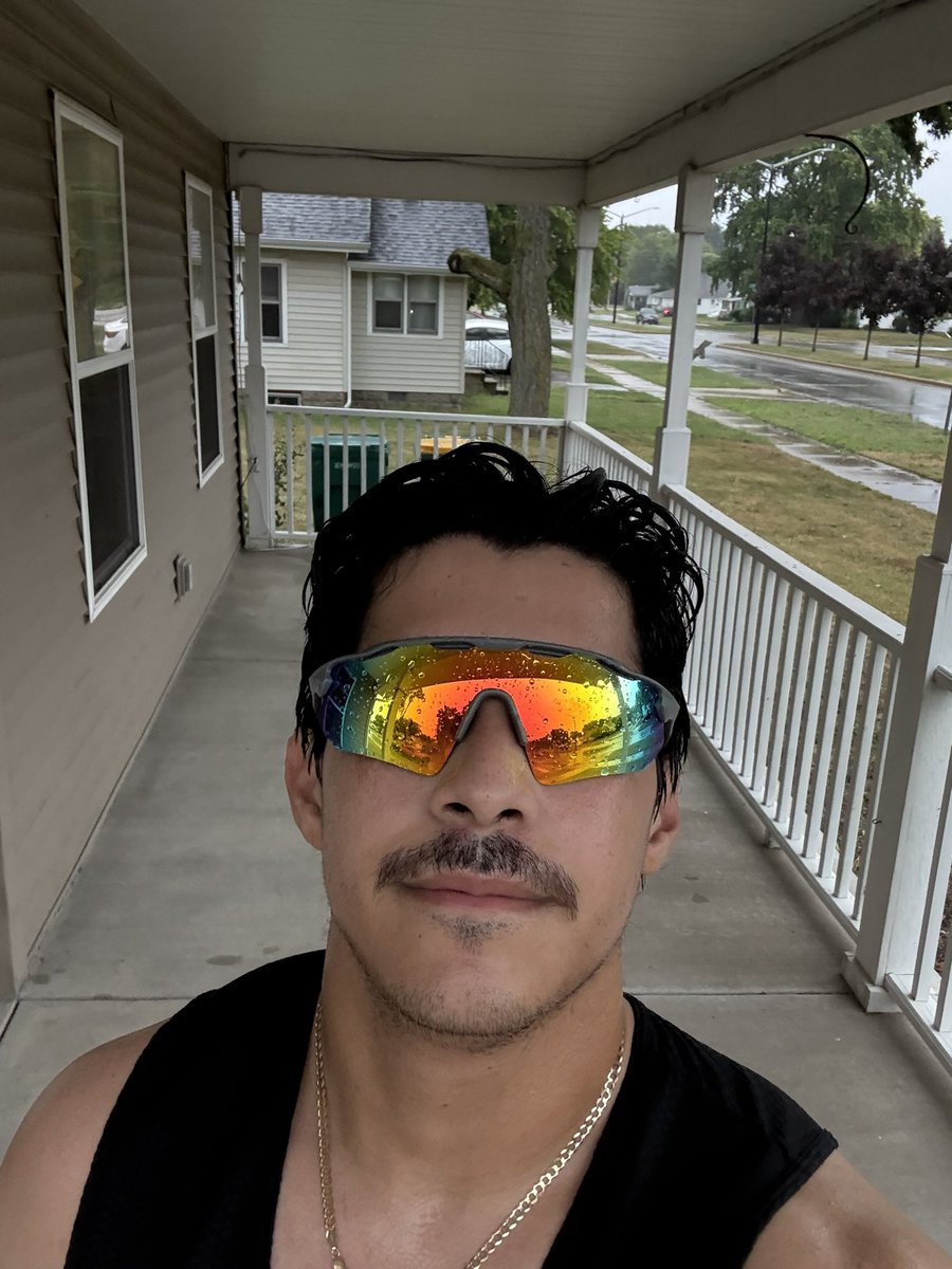 eduardord2000_'s tweet photo. August 11
The storm didn’t stop me 
Big back https://t.co/FjSJKIAw4u