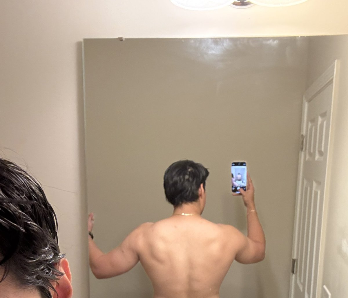 eduardord2000_'s tweet photo. August 11
The storm didn’t stop me 
Big back https://t.co/FjSJKIAw4u