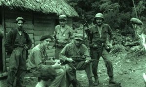 El pensamiento militar de Fidel no es resultado de escuela militar, sino de su autopreparación. Es un lector incansable, antidogmático. Piensa lo impensable; 
imagina lo inimaginable. Una vez discutido y defendido un proyecto, ningún obstáculo lo detiene.
#100AñosConFidel