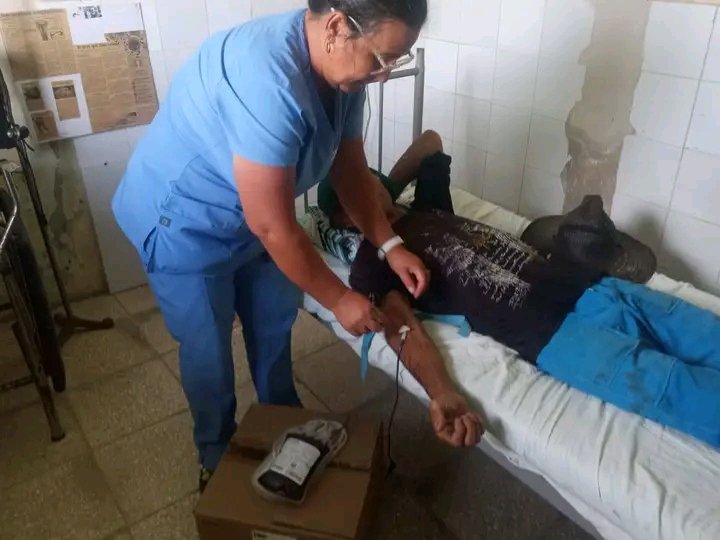 AtencionG6814's tweet photo. En saludo al 99 aniversario del natalicio de nuestro invicto Comandante en Jefe Fidel Castro Ruz realiza el municipio de Gibara Banco de sangre en sus 2 áreas de salud.
#CubaPorLaVida 
#FidelPorSiempre https://t.co/K5ulRF1skP