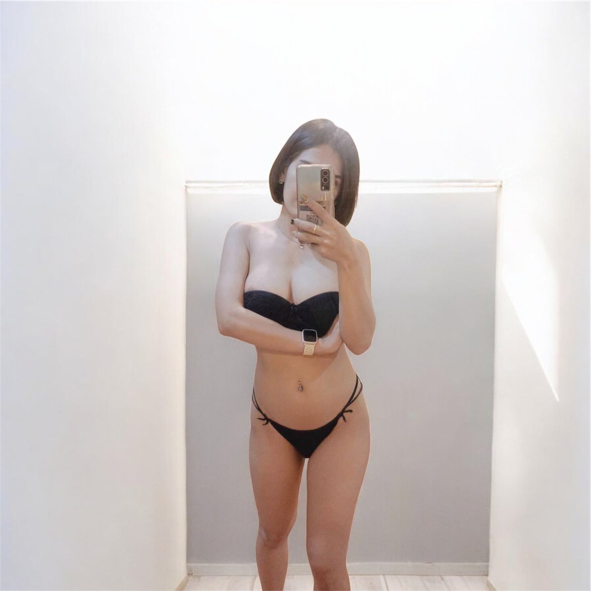 สาวสองคอนหวัน tweet media