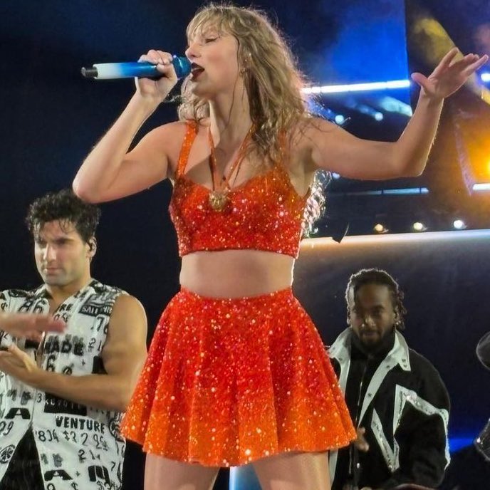 AHHH THIS WAS MY SHOW BTW I KNEW SOMETHING WAS GOING TO HAPPEN